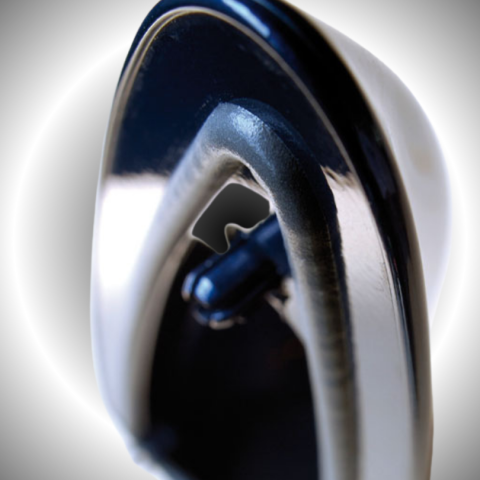 Sealing of roof antenna housings